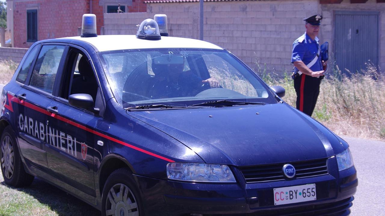 San Giovanni Suergiu, si ferma con l'auto davanti a una donna e si masturba: denunciato