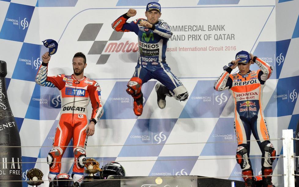 La spunta ancora Lorenzo E con Rossi sono scintille 