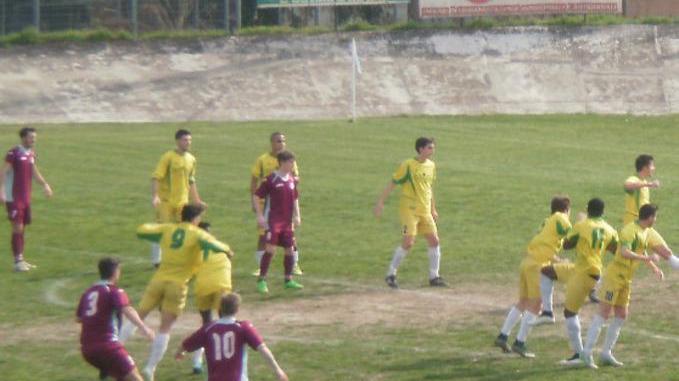 Castelnuovo sbanca la derelitta Cento