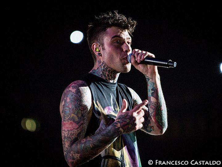 Fedez alla consolle dell'Italghisa