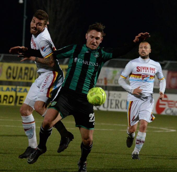 Lucarelli pensa al 3-5-2 contro l’Ancona