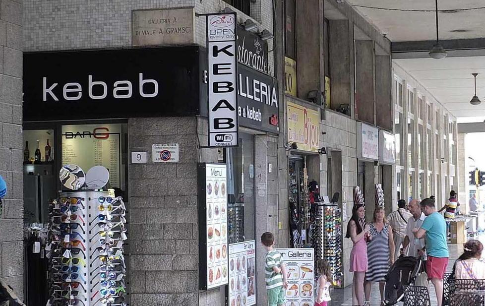 «Niente nuovi kebab e fast food in città» 
