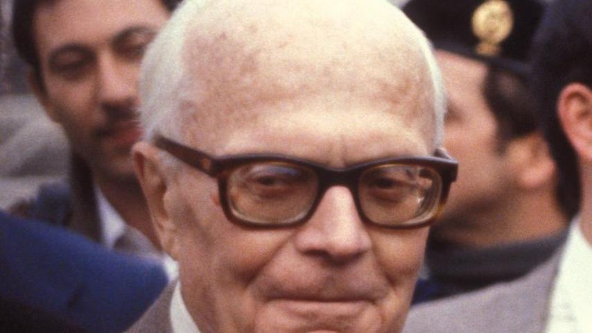 Pertini fra le nuvole, il presidente raccontato a fumetti
