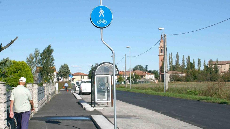 Finita la ciclabile Sostituita la caldaia del campo sportivo