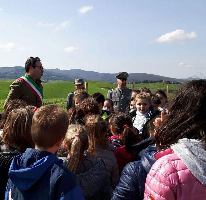 Festa degli alberi a Lajatico con gli alunni