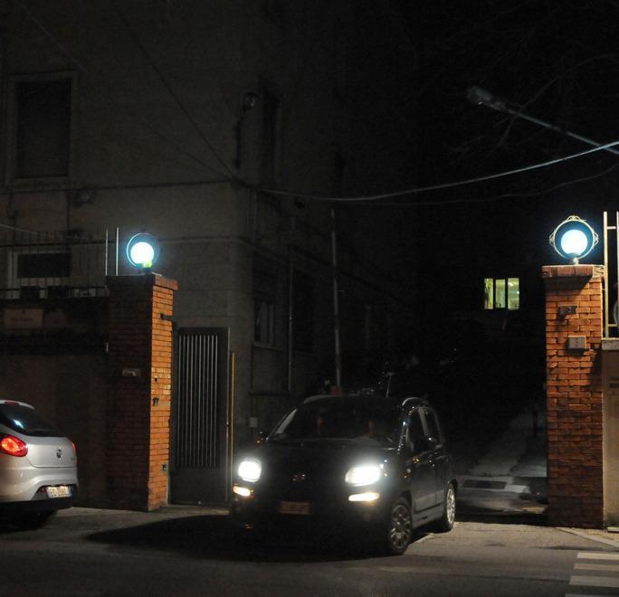 Uno dei ricercati si è costituito, ancora due latitanti 