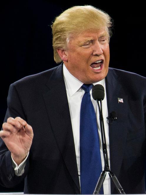 Sicurezza e confini, scontro Trump-Hillary 