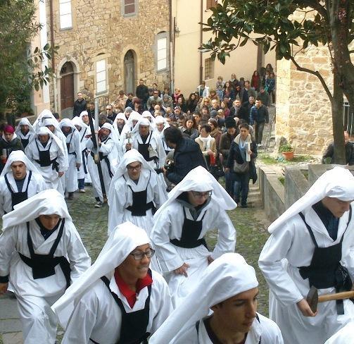 Riti della Pasqua, la suggestione de “sas chilcas”