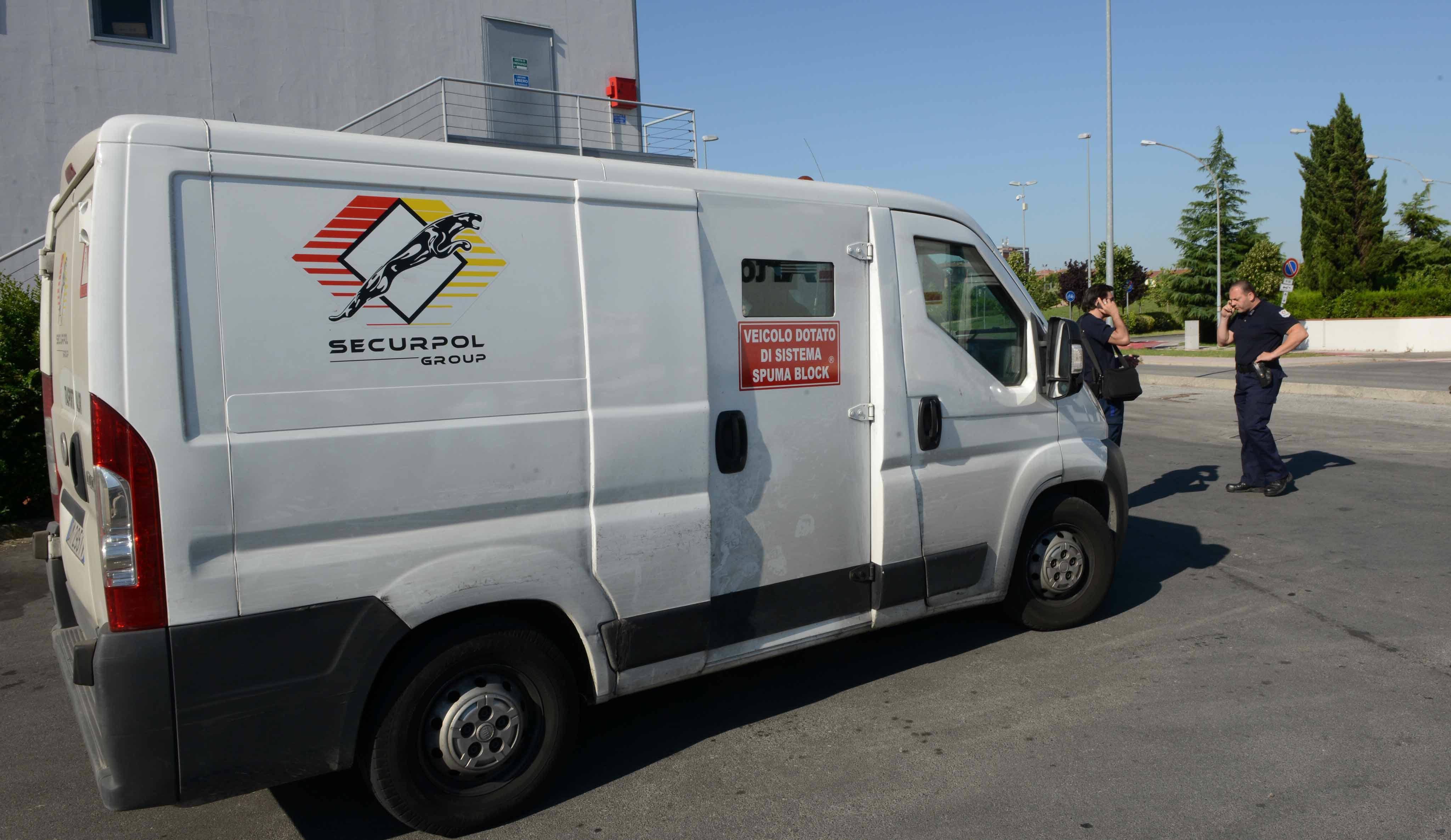 Un furgone della Securpol