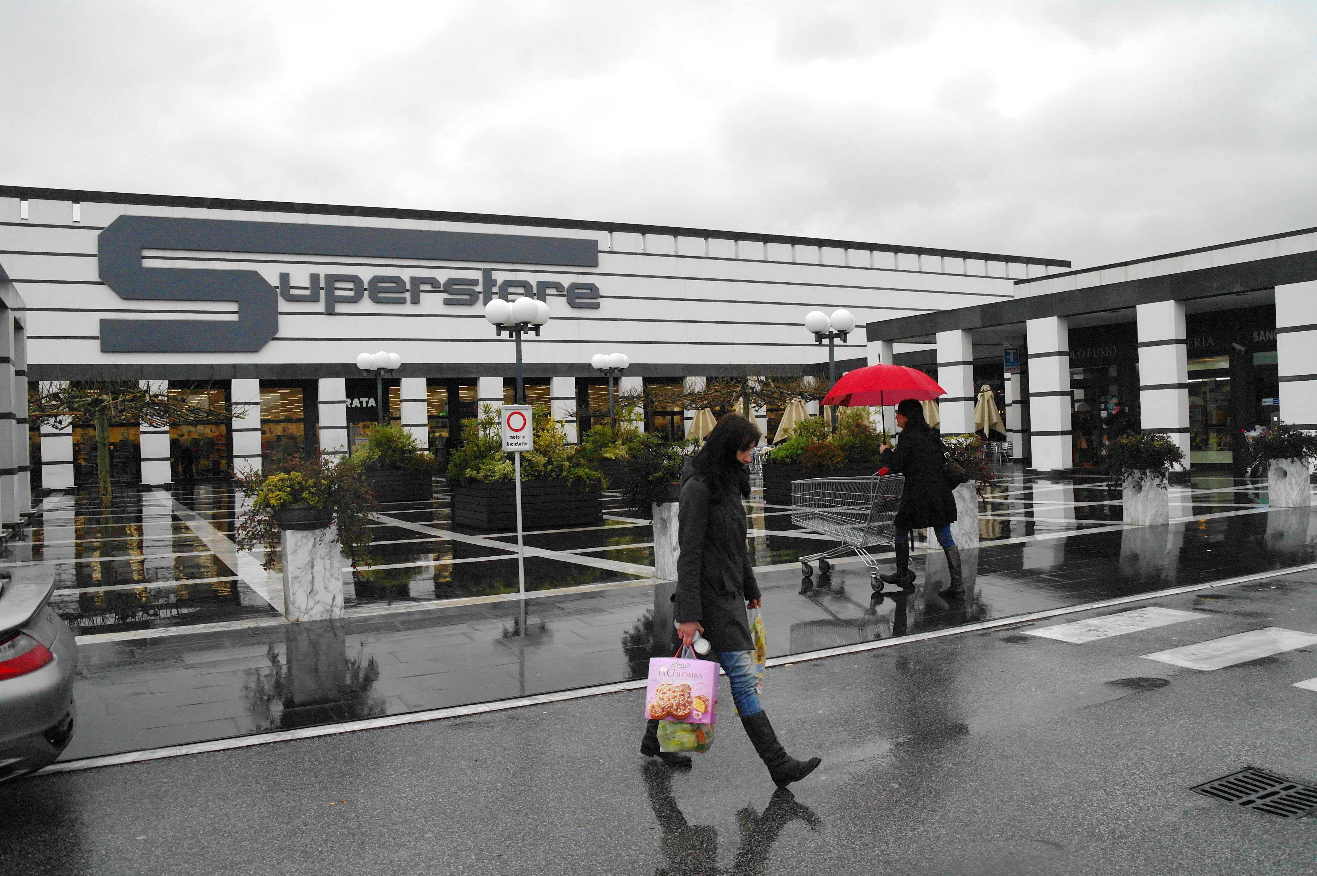 Il supermercato Esselunga di Lido di Camaiore