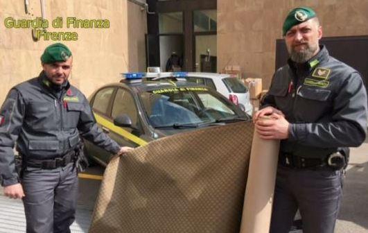Scoperta la fabbrica delle false griffe 