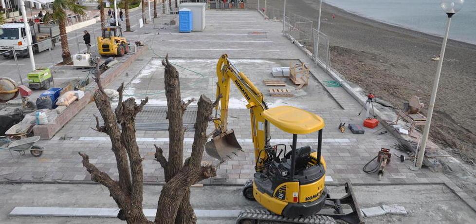 Pronto il lungomare, resta il cantiere nella “piazzetta”