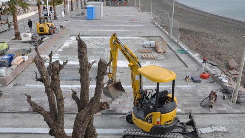 Pronto il lungomare, resta il cantiere nella “piazzetta”
