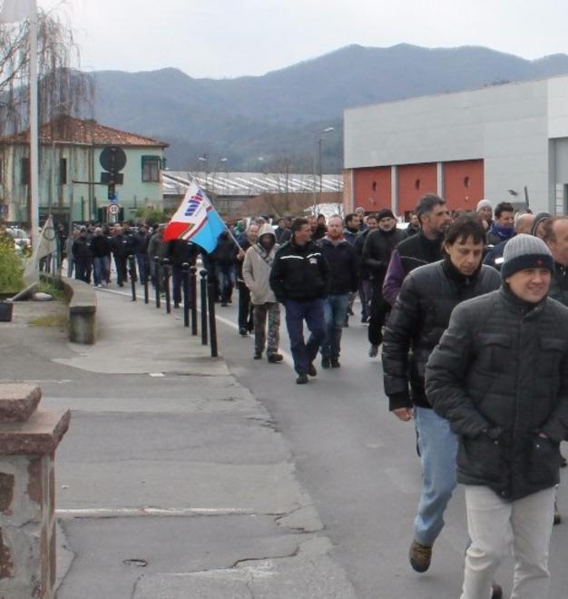 In 300 al corteo, ma senza il sindaco 