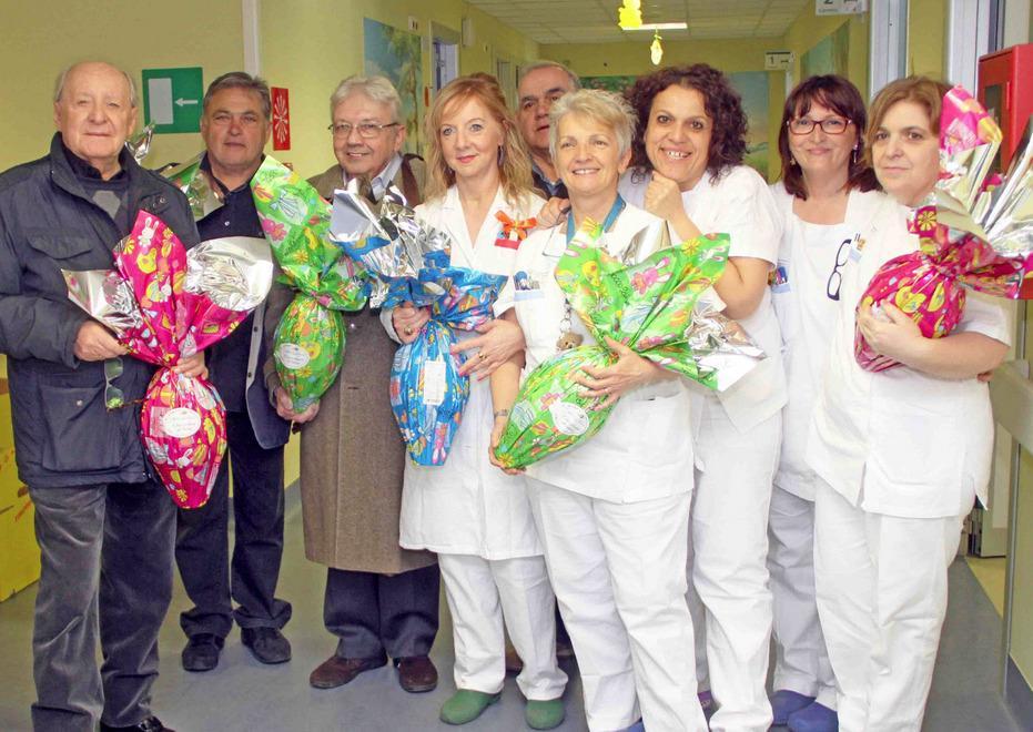 I maestri artigiani hanno consegnato le uova in pediatria