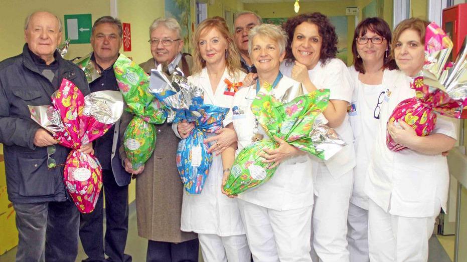 I maestri artigiani hanno consegnato le uova in pediatria