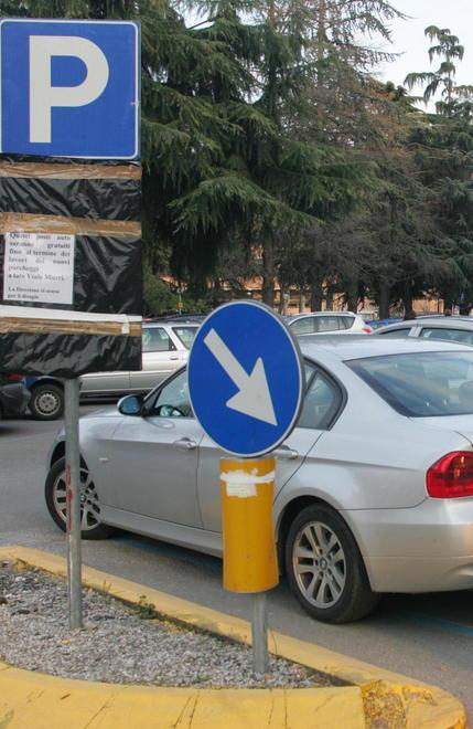 Il Pd dice no alla sosta gratuita all’ospedale 