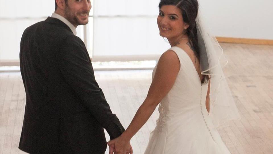 Jennifer Scintu e il marito Lars Waetzmann (dal profilo Facebook dell'uomo)
