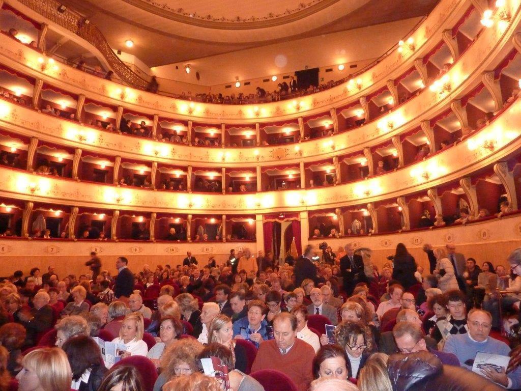 Giovani a teatro con lo sconto 