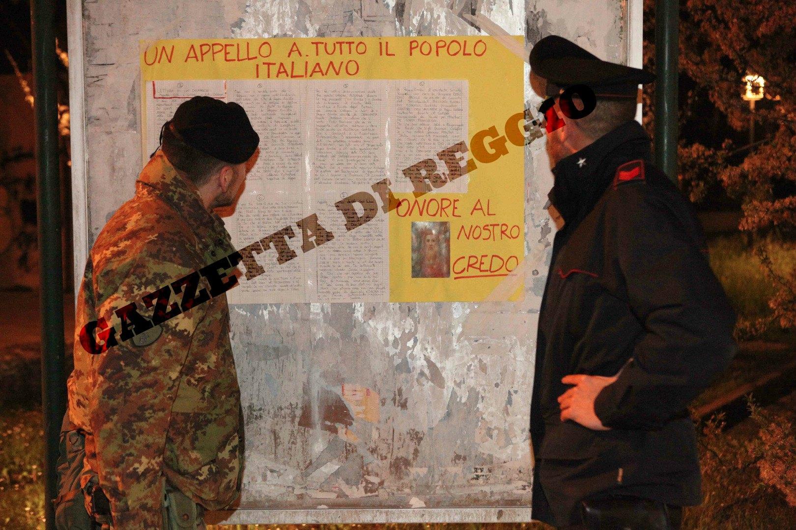 Attacco al processo Aemilia con un cartello in tribunale