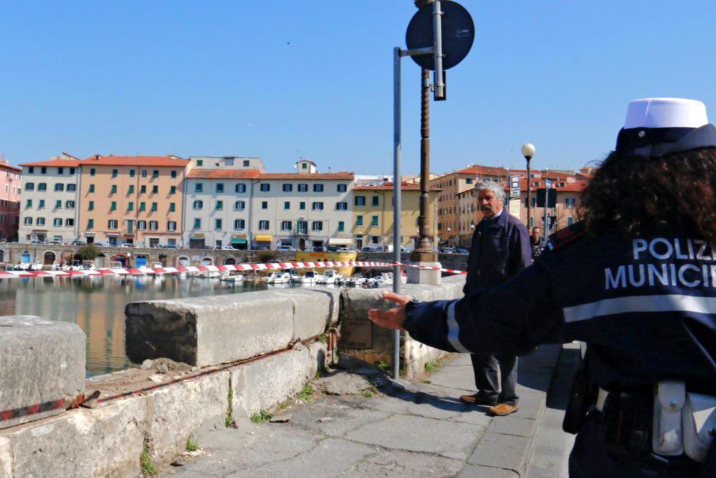 La spalletta nel punto in cui è caduto il blocco (Marzi/Pentafoto)