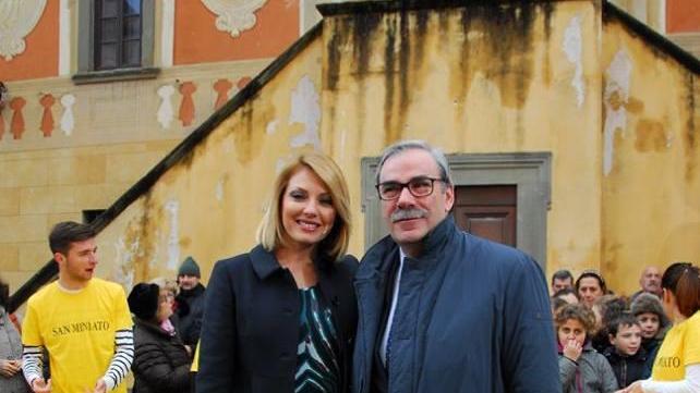 Manila Nazzaro e Vittorio Gabbanini a San Miniato durante le riprese di "Mezzogiorno in famiglia"