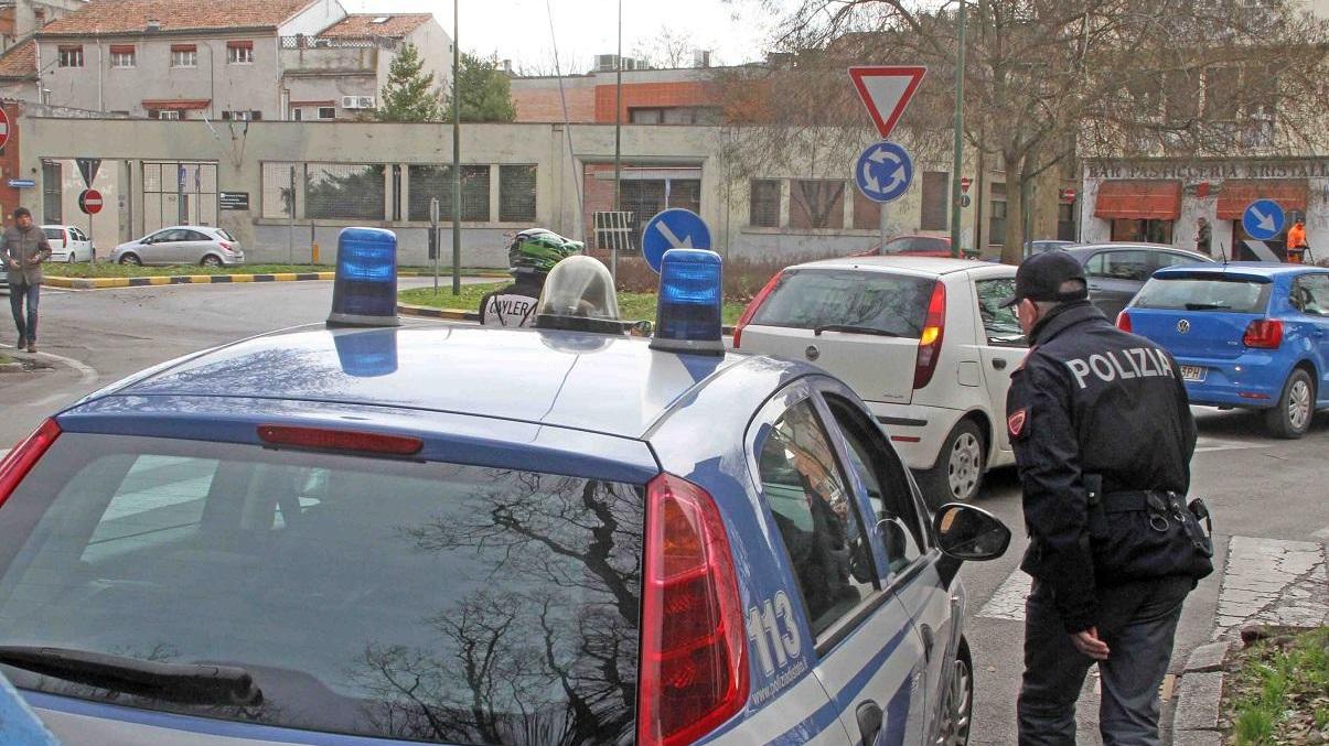 Picconate in testa al tassista, arrestato