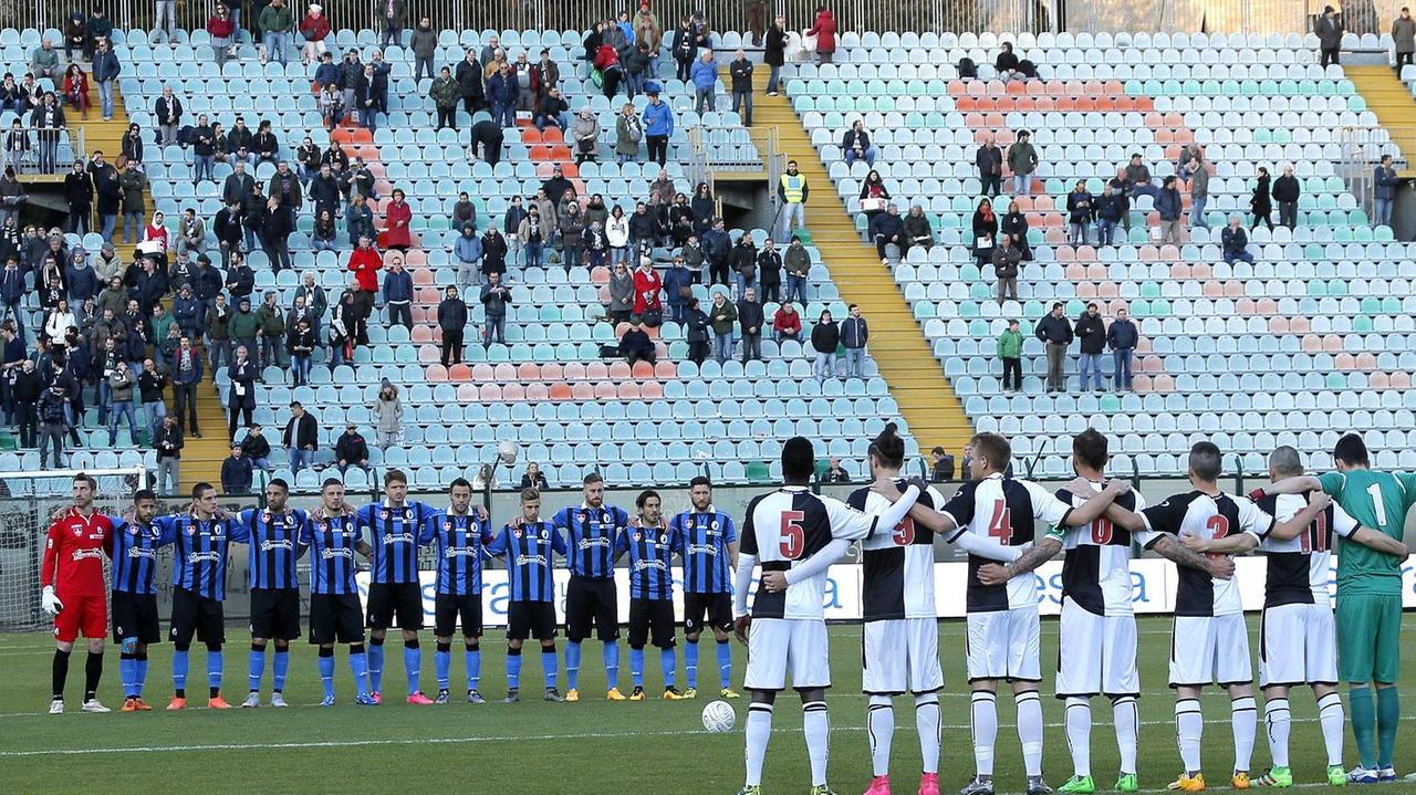 Siena e Pisa schierati prima del derby