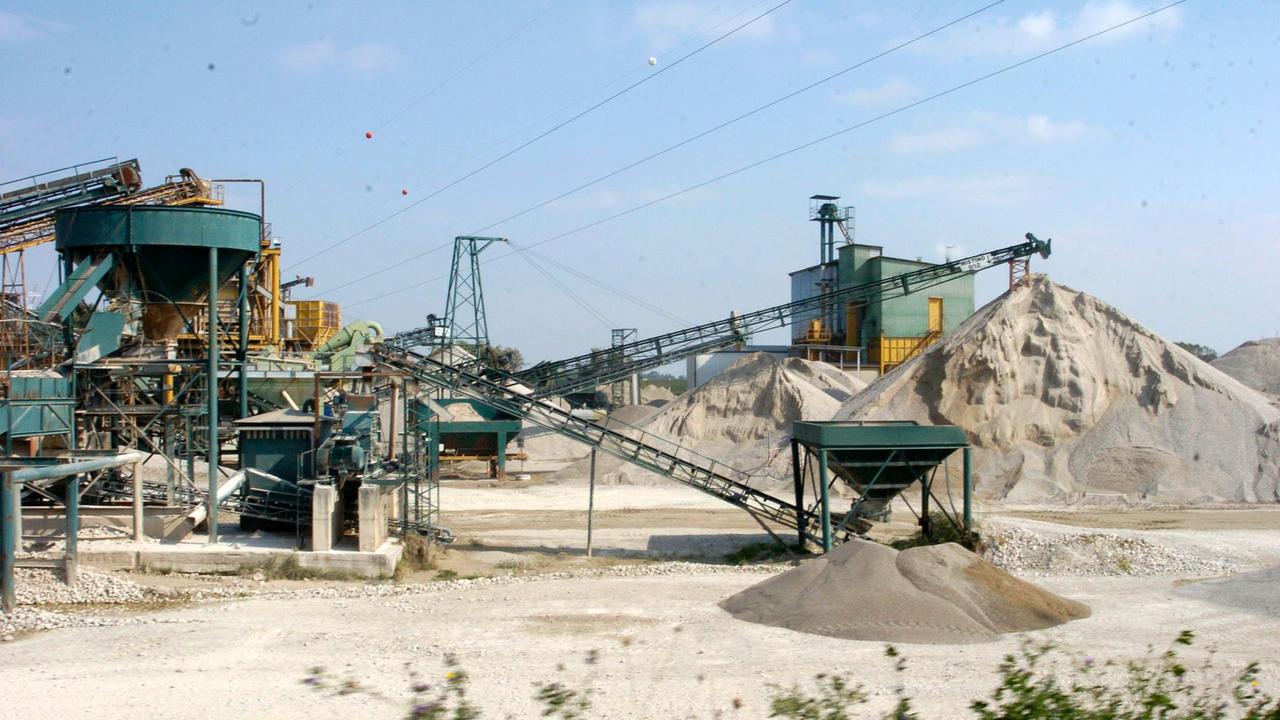 Aemilia, le rivelazioni del pentito: «Vi svelo il business sulla ghiaia»