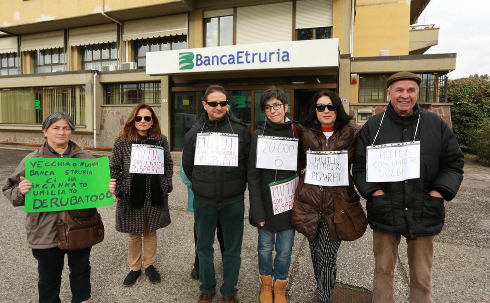La Finanza perquisisce filiale di Banca Etruria 