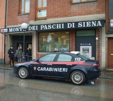 Il rapinatore mascherato fa cilecca ad Altopascio 