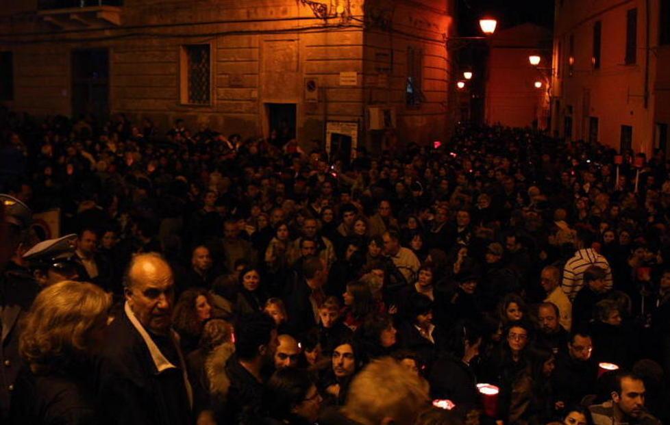 Folla immensa per i riti del Venerdì Santo 