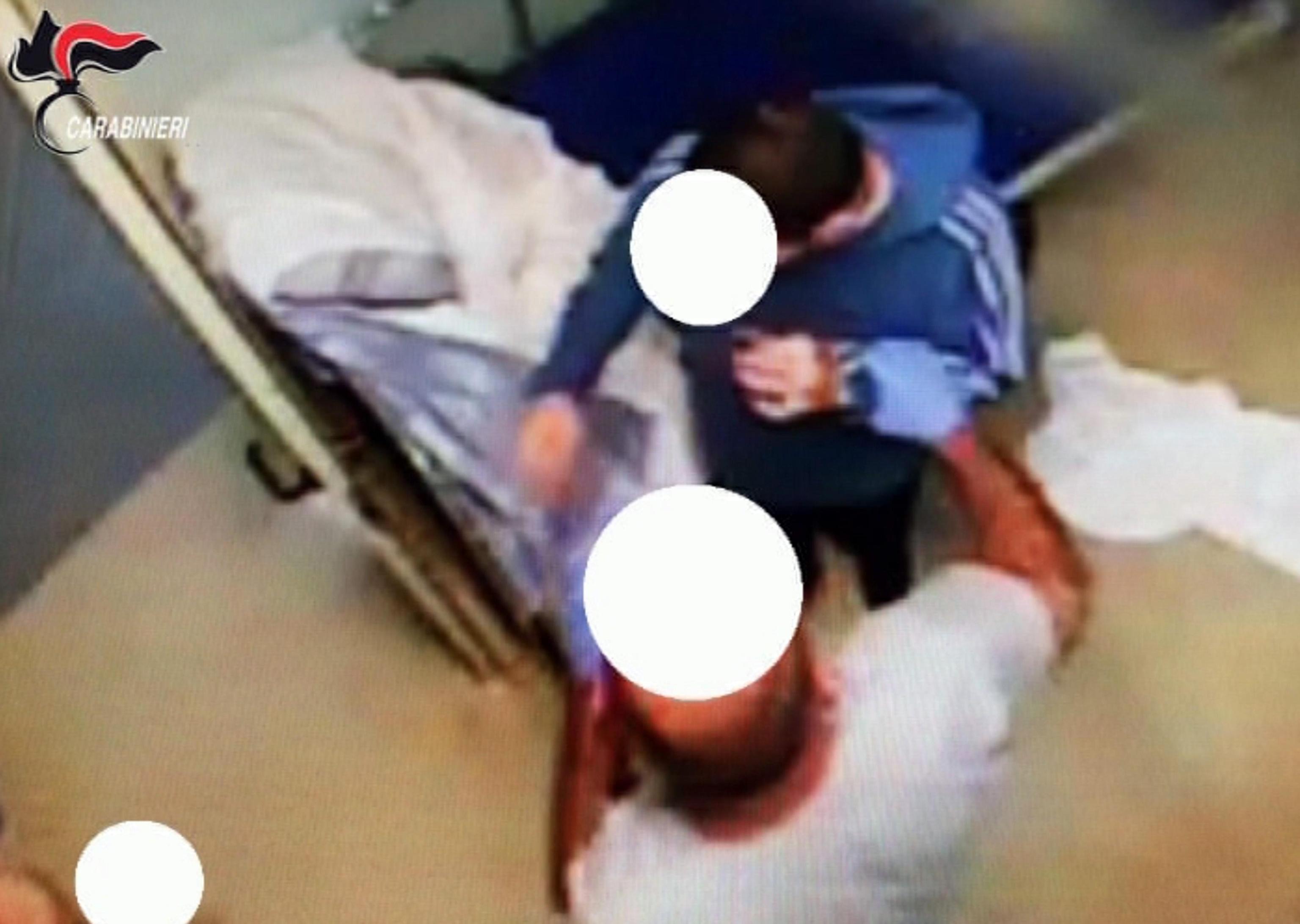 Il video che documenta i maltrattamenti ai disabili inflitti da alcuni dipendenti Aias