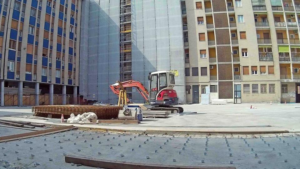 Aggredito a Ferrara perché fotografa il degrado