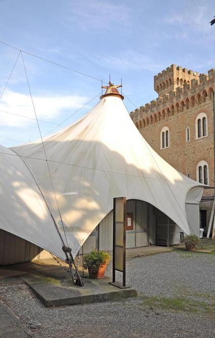 Tendone ko, il rebus del festival 