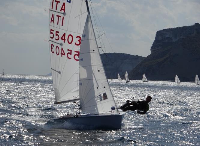 Un equipaggio rosa guida la Regata nazionale 
