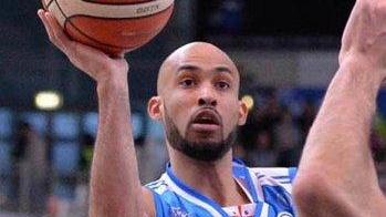 Varnado sorprende tutti, Logan va a sprazzi