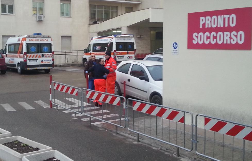 Odissea al pronto soccorso di Sassari, attesa di 12 ore per una distorsione 