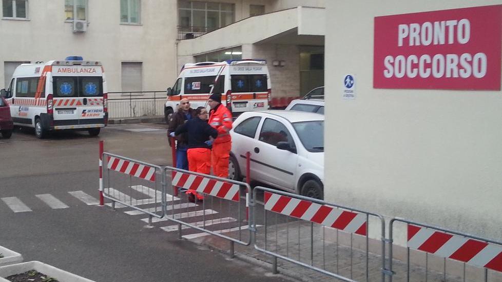 Odissea al pronto soccorso di Sassari, attesa di 12 ore per una distorsione