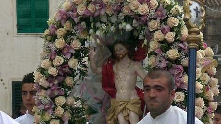 Orosei, piazza del Popolo palcoscenico del culto finale della Settimana Santa