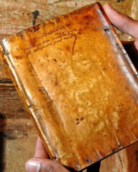 Toh, i libri in pelle umana rarità macabra (ma esistono) 