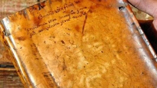 Toh, i libri in pelle umana rarità macabra (ma esistono)