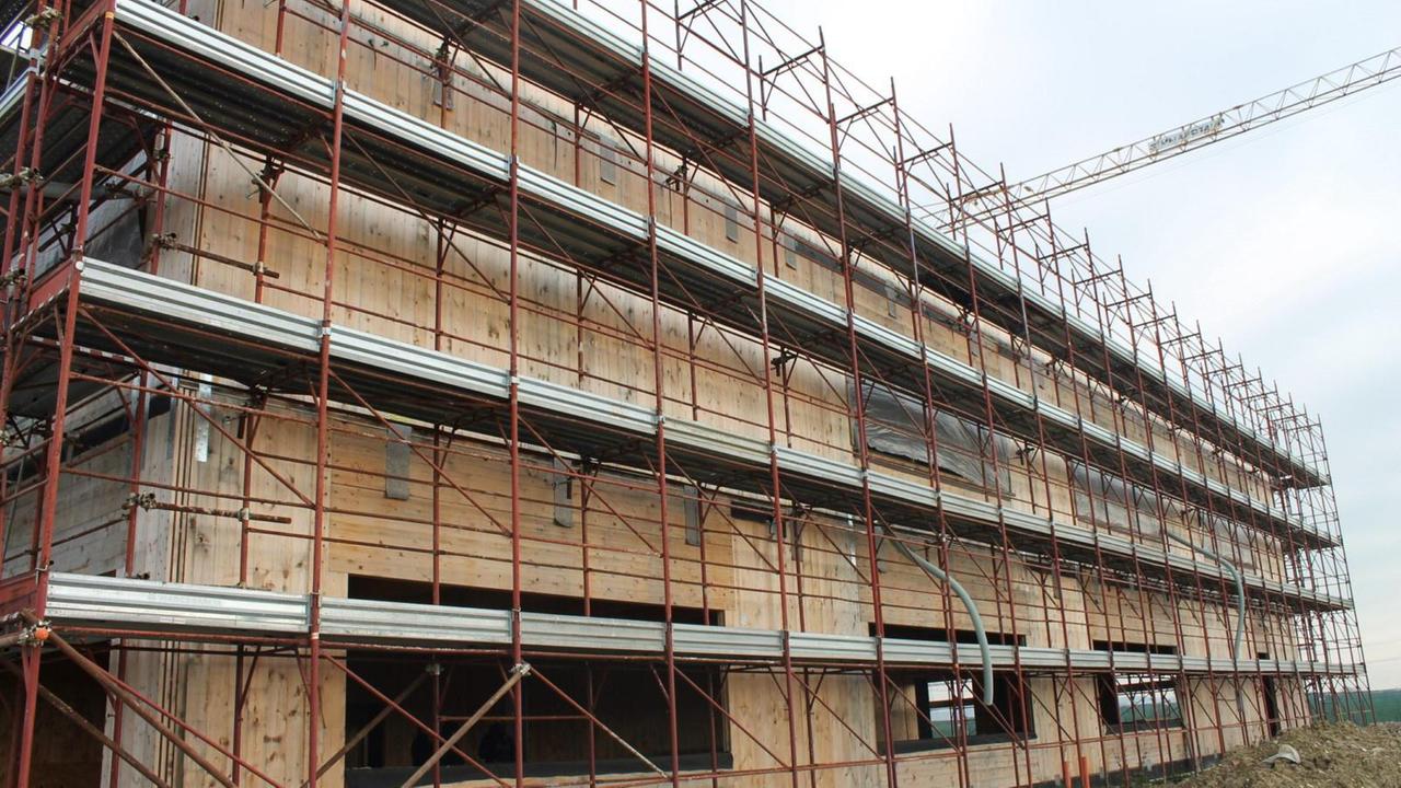 Il cantiere della nuova scuola elementare in via Morandi a Fornacette