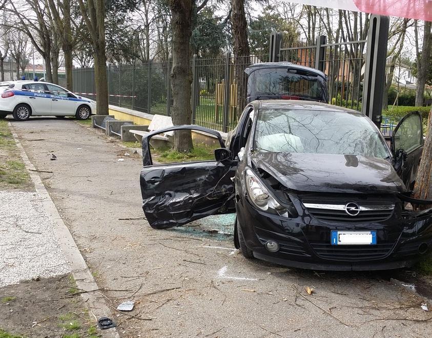 Con l’auto sulla ciclabile Paura a Portomaggiore 