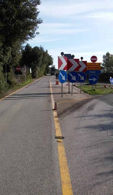 Il bivio di Pari che imbocca obbligatoriamente chi arriva da Grosseto 