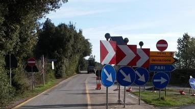 Il bivio di Pari che imbocca obbligatoriamente chi arriva da Grosseto