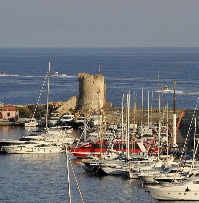 Un’assemblea pubblica sul futuro del porto 