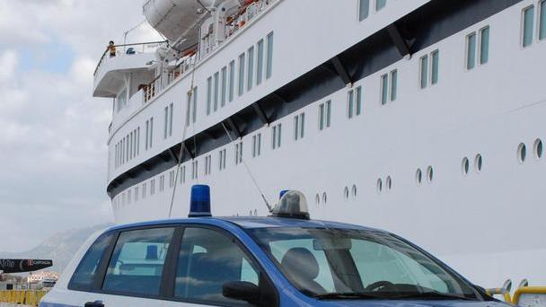 Denuncia il compagno: ha portato via nostra figlia