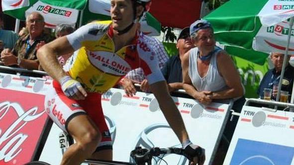 Tragedia alla Gand-Wevelgem Moto travolge il belga Demoitiè