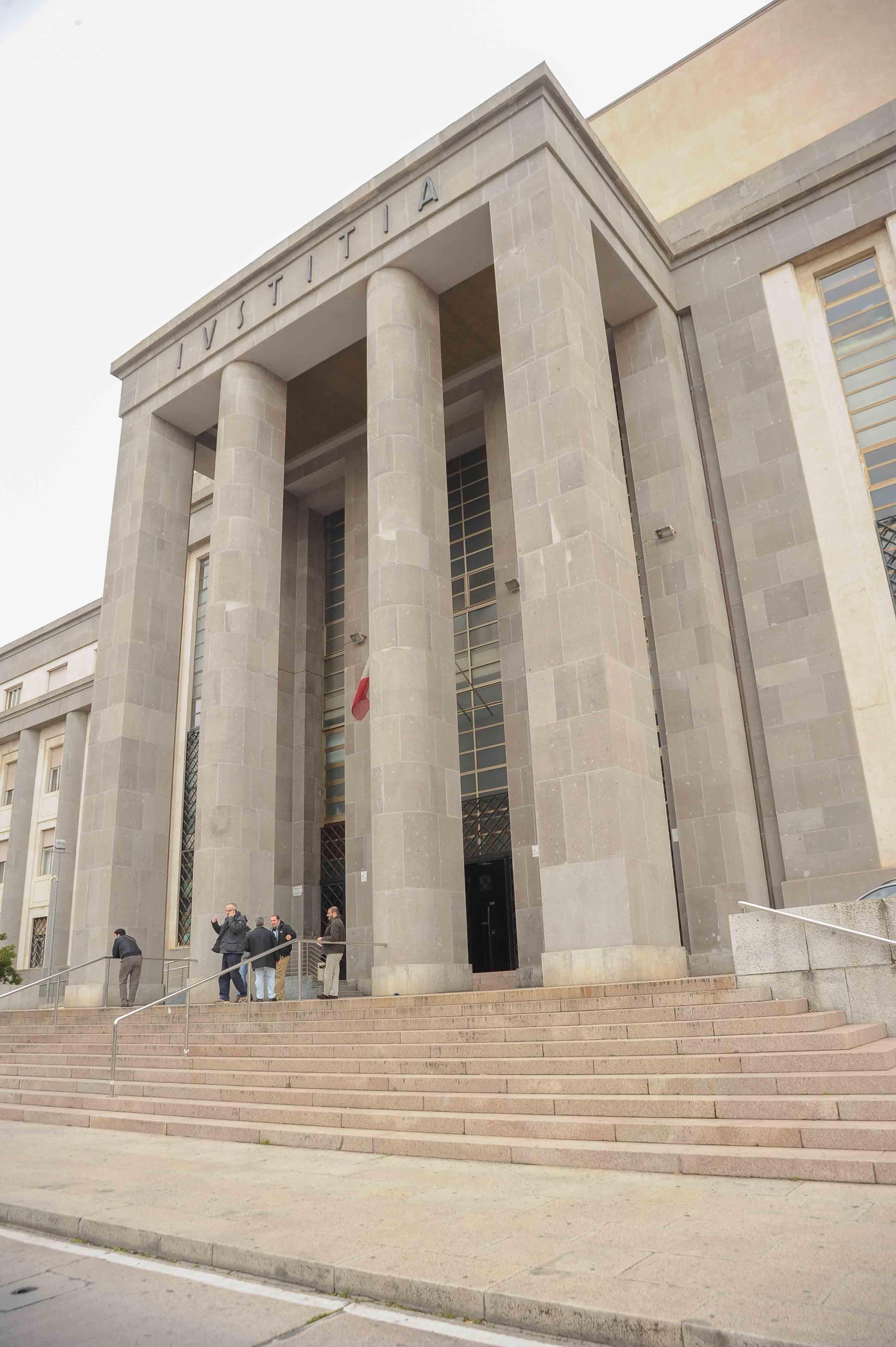 Il palazzo di giustizia di Cagliari